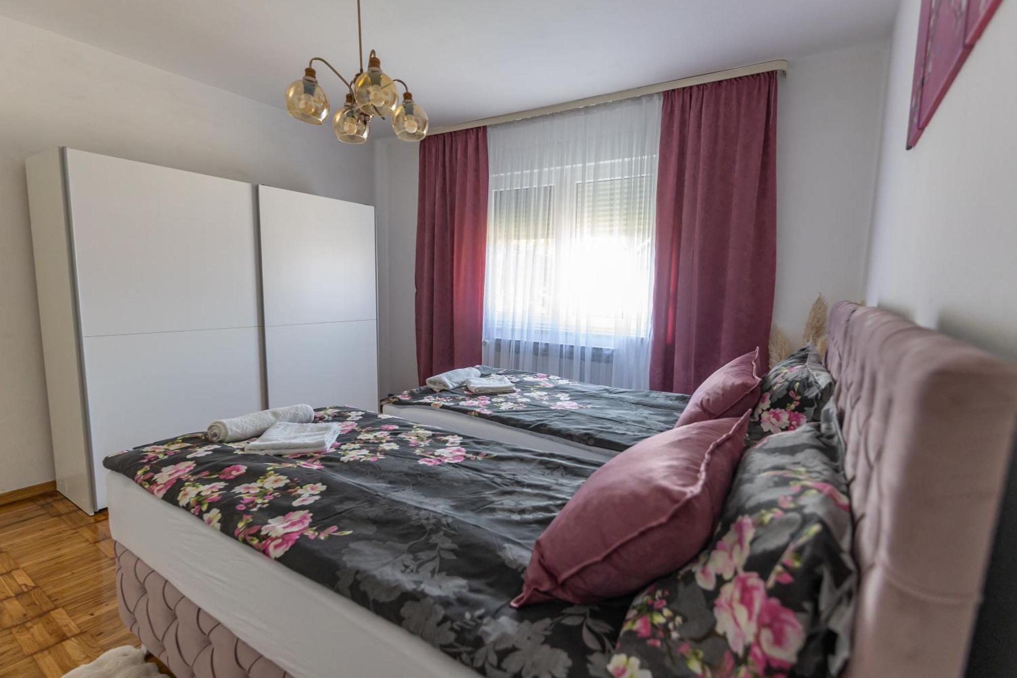 Apartman Marta I Soba Maja Gradiste Exterior foto